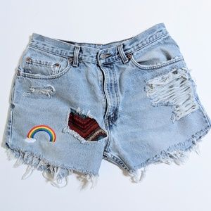 Vtg Levis distressed cutoff embroidered shorts